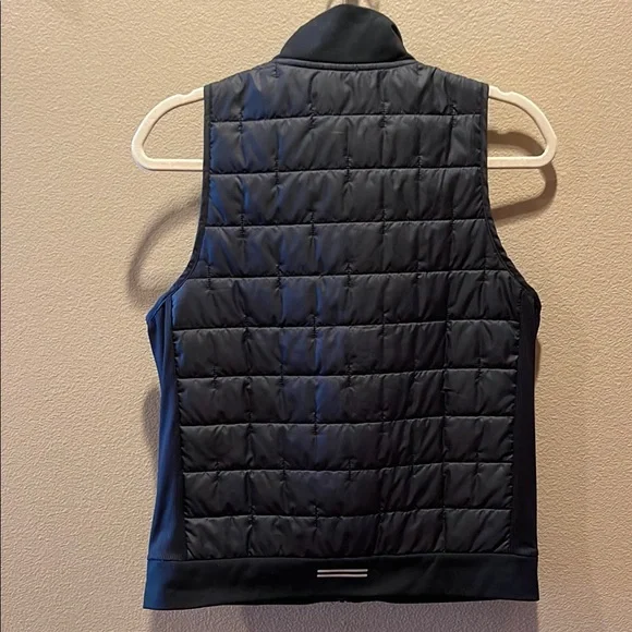 Nike Black Quilted Vest with Stand-Up Collar - Picture 5 of 5